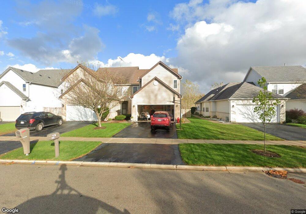 1036 Viewpoint Dr, Lake In the Hills, IL 60156 - photo 1