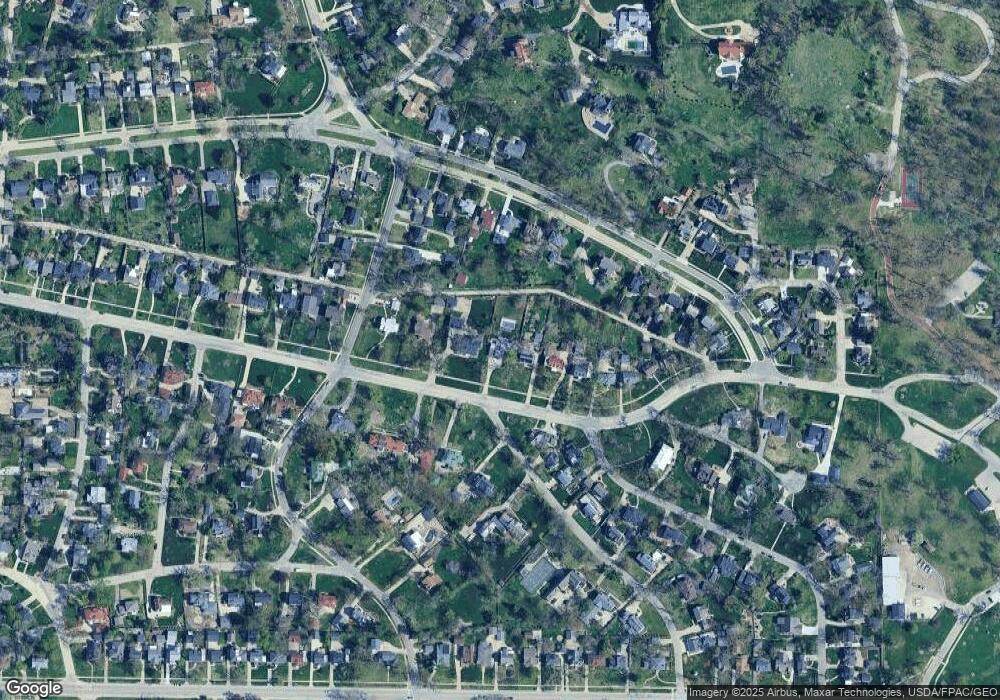 2336 Grande Ave SE, Cedar Rapids, IA 52403 - photo 1