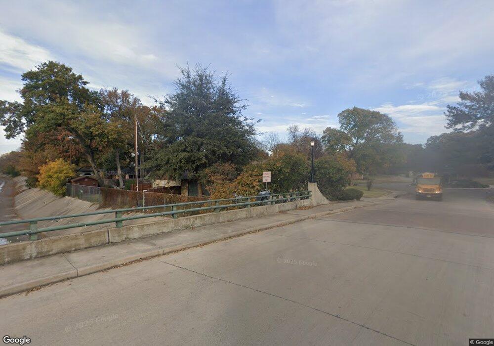 1304 Shady Creek Dr, Euless, TX 76040 - photo 1