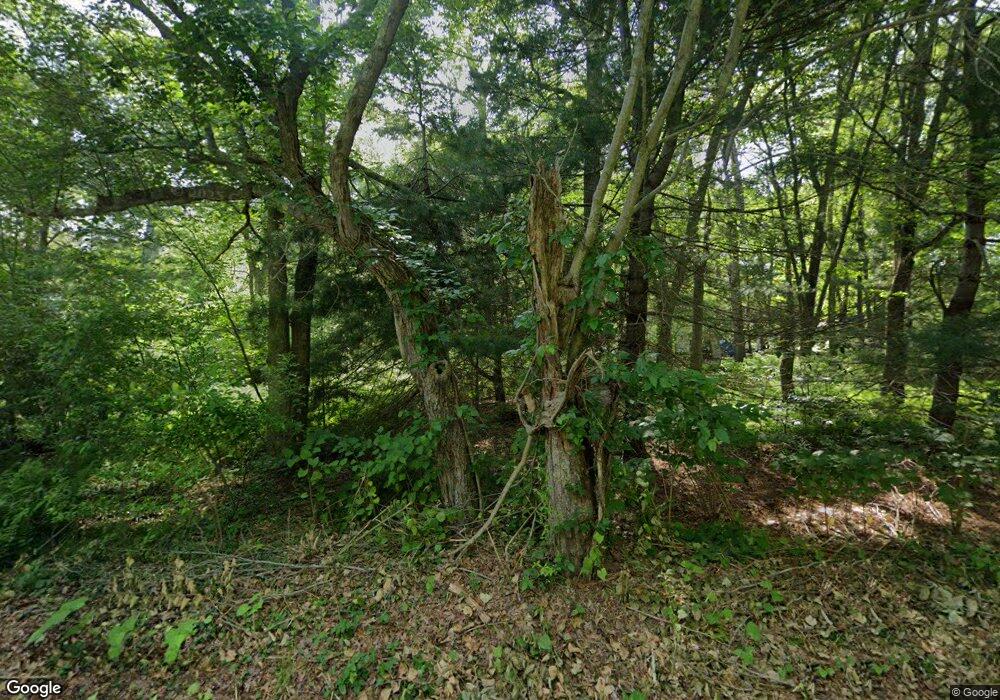 685 Congdon Hill Rd, Saunderstown, RI 02874 - photo 1