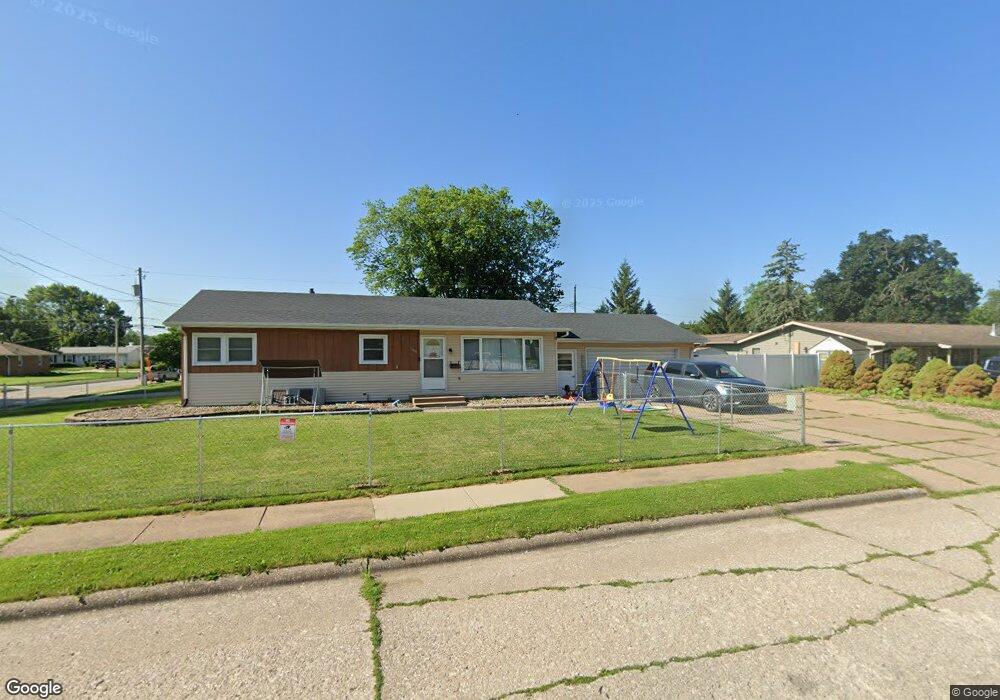 1805 W 37th St, Davenport, IA 52806 - photo 1