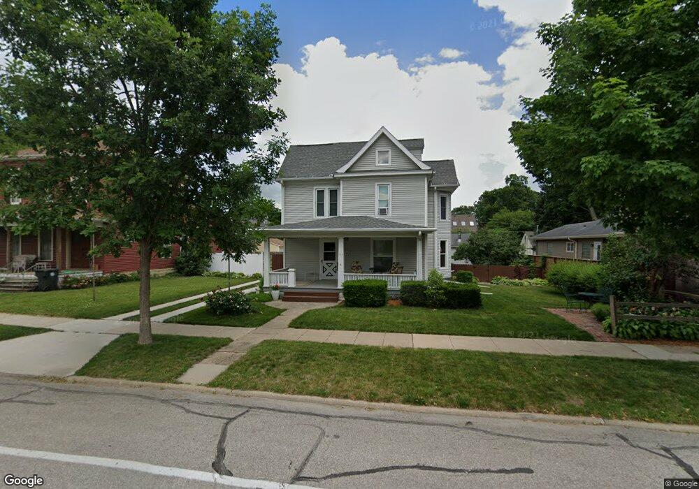 916 Clay St, Cedar Falls, IA 50613 - photo 1