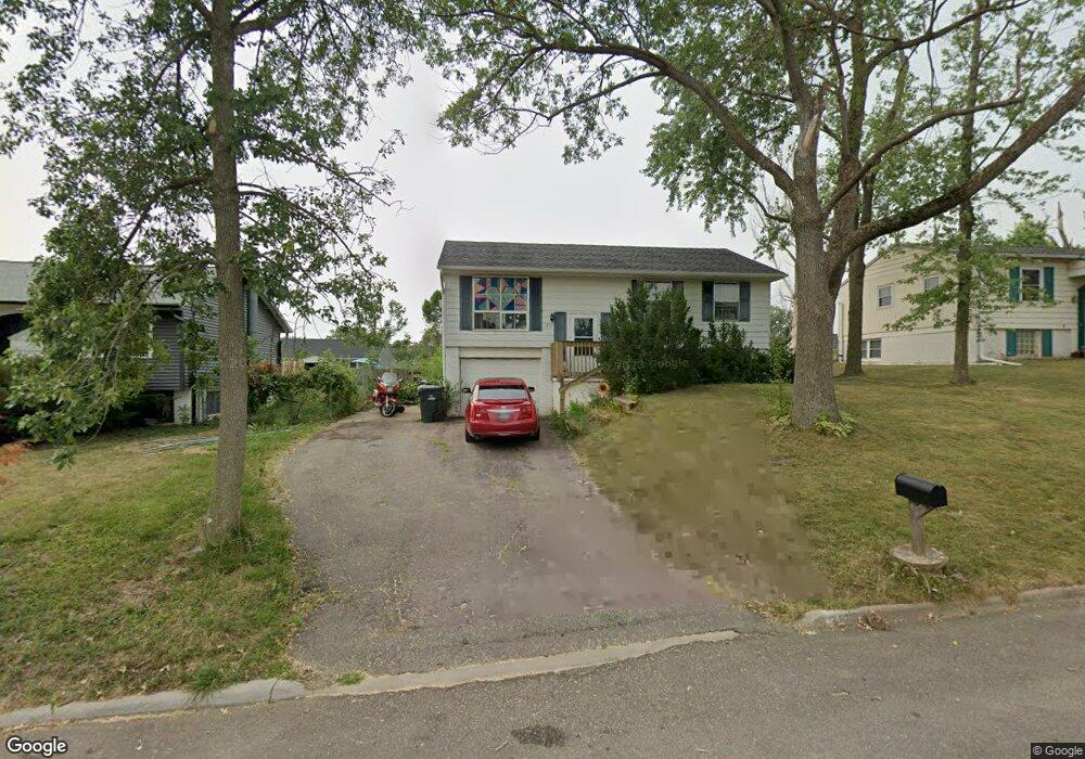 3113 Carriage Dr SW, Cedar Rapids, IA 52404 - photo 1