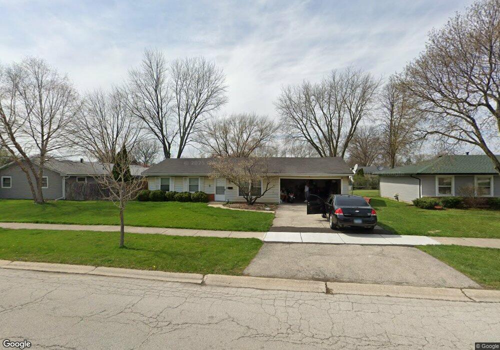 750 Laurel Dr, Aurora, IL 60506 - photo 1