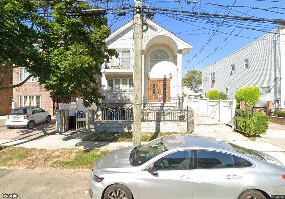 4350 164th St, Flushing, NY 11358 - photo 1