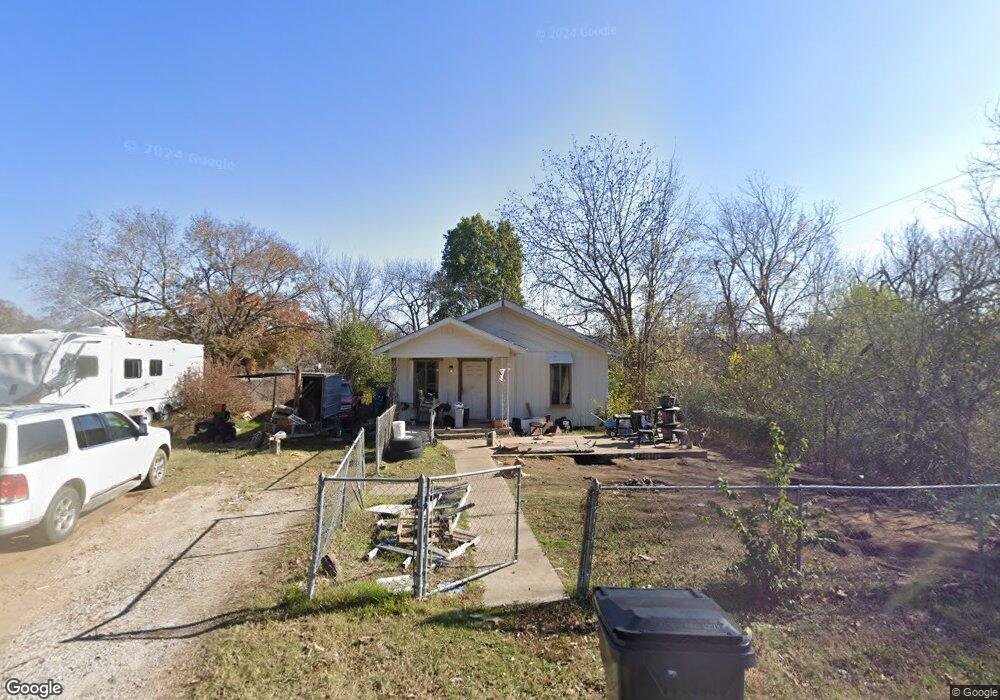 808 NE 1st St, Henryetta, OK 74437 - photo 1