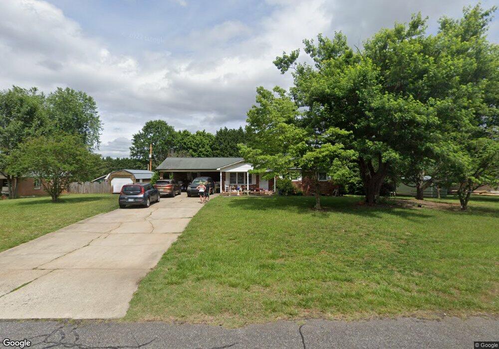 206 Camelot Dr, Statesville, NC 28625 - photo 1