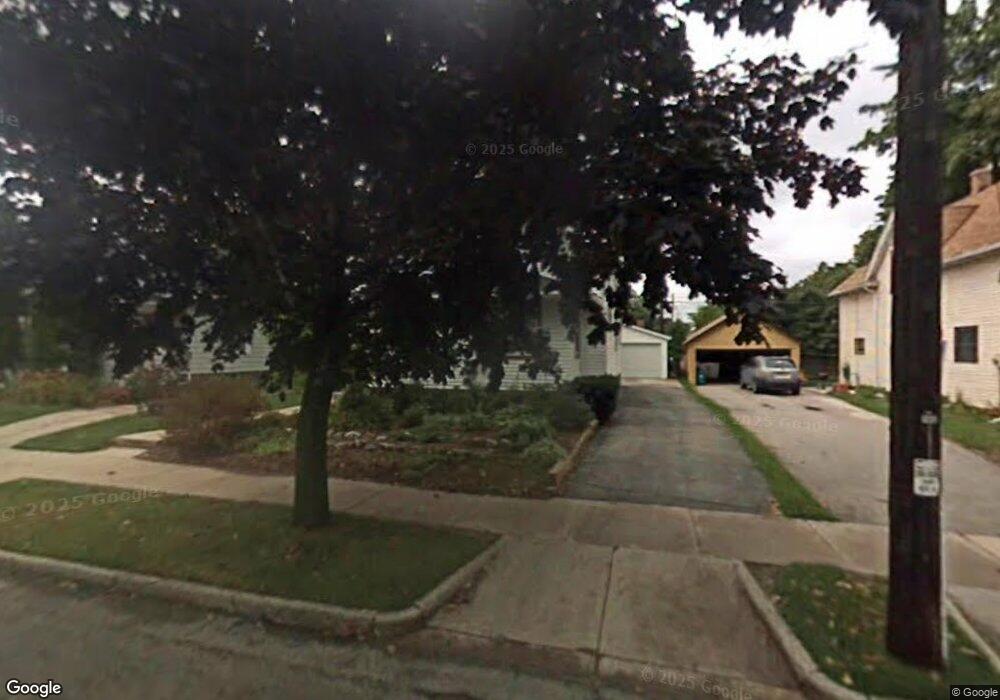 920 N 15th St, Manitowoc, WI 54220 - photo 1