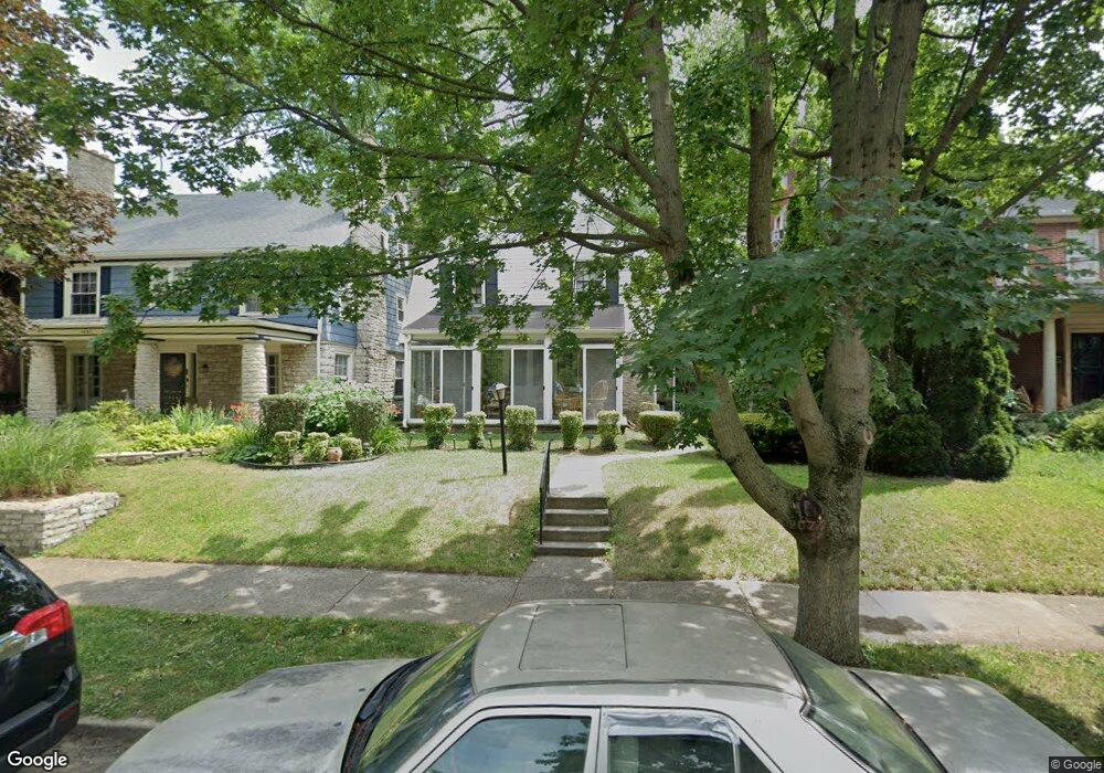 1675 Franklin Park S, Columbus, OH 43205 - photo 1