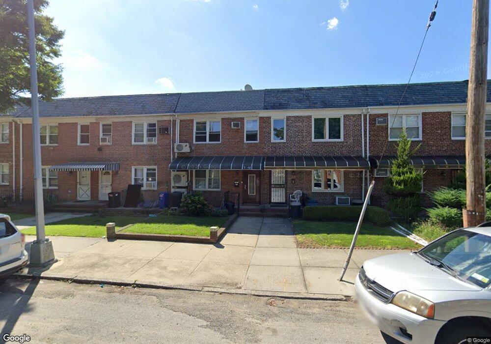 7512 168th St, Fresh Meadows, NY 11366 - photo 1