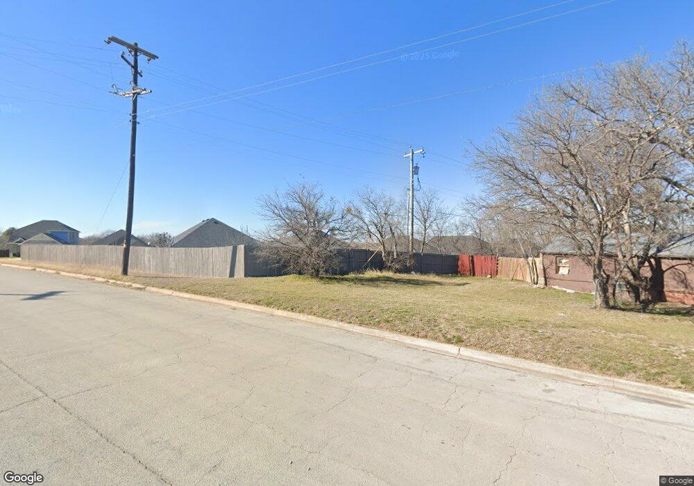810 N Ridge Dr, White Settlement, TX 76108 - photo 1