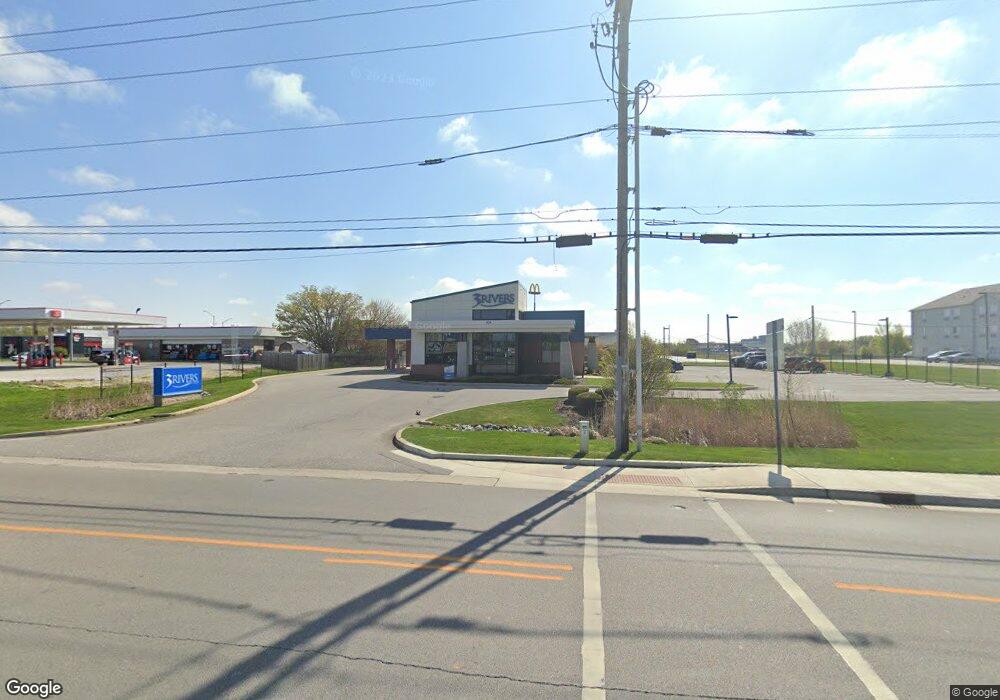 204 Touring Dr, Auburn, IN 46706 - photo 1