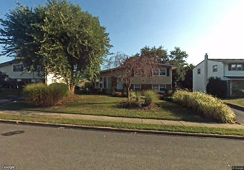 411 Hampshire Dr, Broomall, PA 19008 - photo 1