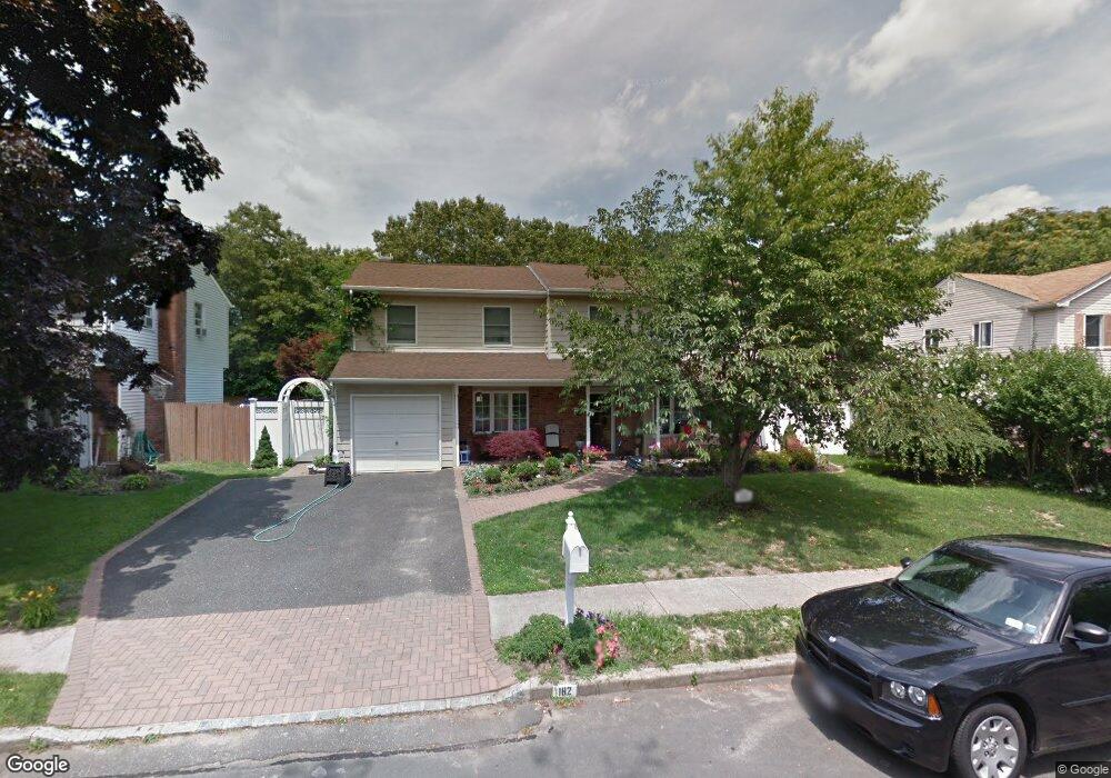 182 Gainsborough Rd, Holbrook, NY 11741 - photo 1