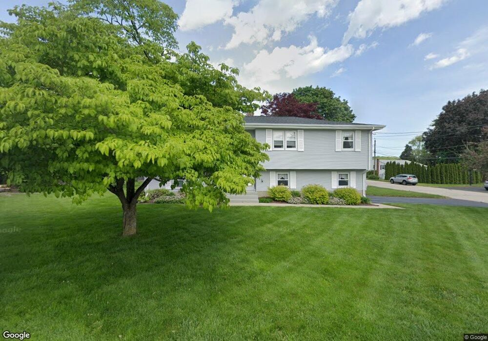 17 Meadow View Dr, Smithfield, RI 02917 - photo 1