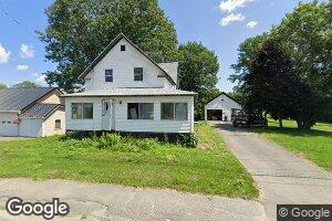 9 Water St, Howland, ME 04448
