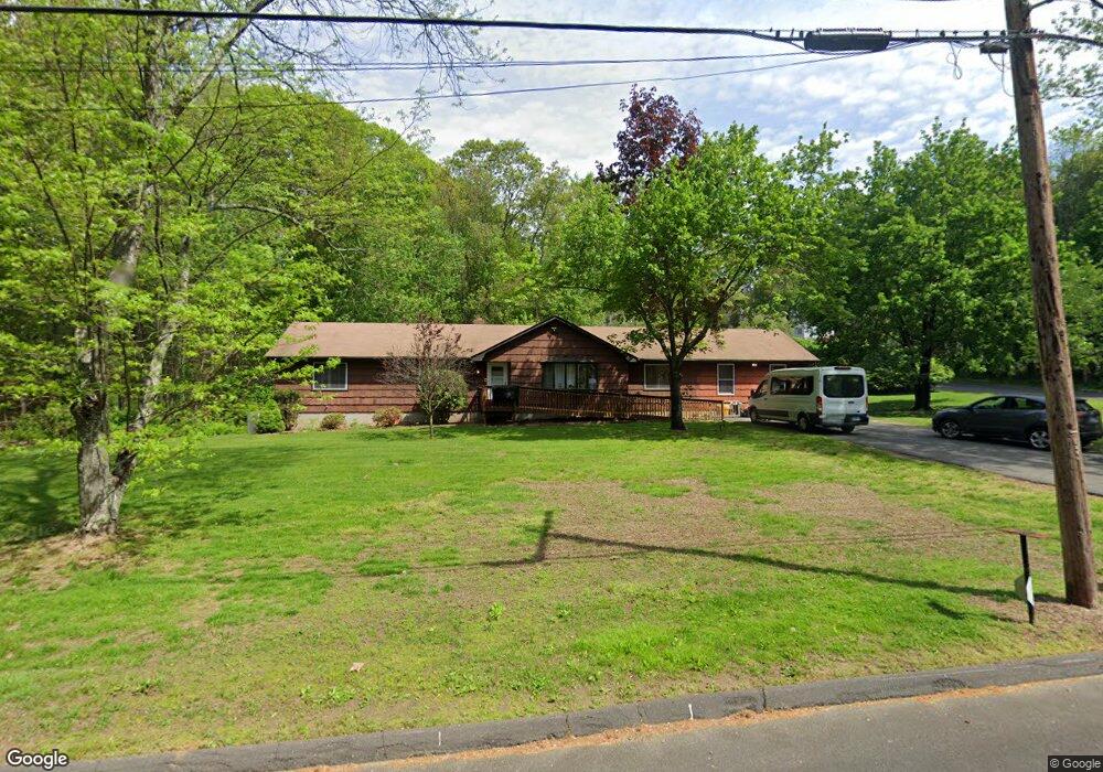 101 Oldfield Rd, Trumbull, CT 06611 - photo 1