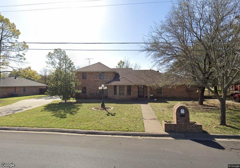 1305 Chester St, Cleburne, TX 76033 - photo 1