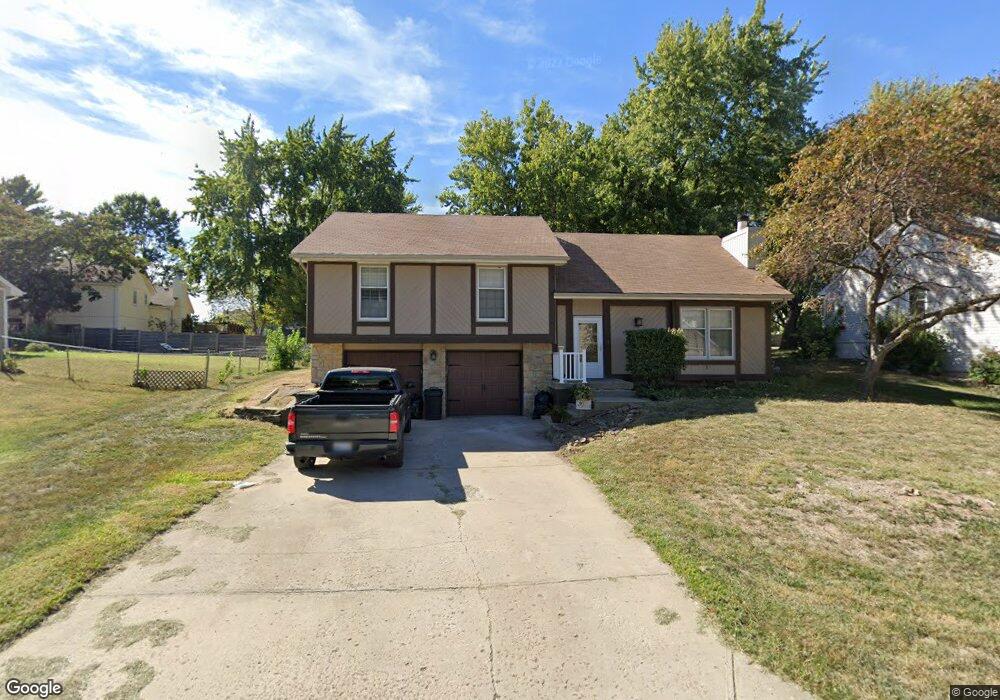 6324 Charlotte St, Shawnee, KS 66216 - photo 1