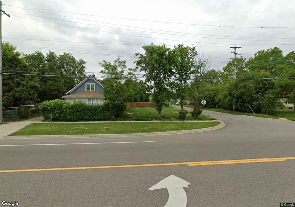 802 E Carpenter Rd, Flint, MI 48505 - photo 1