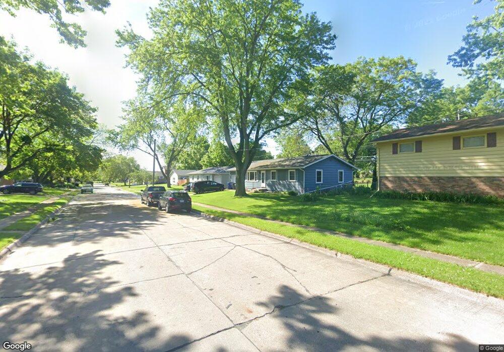 319 Westerfield Rd, Davenport, IA 52806 - photo 1