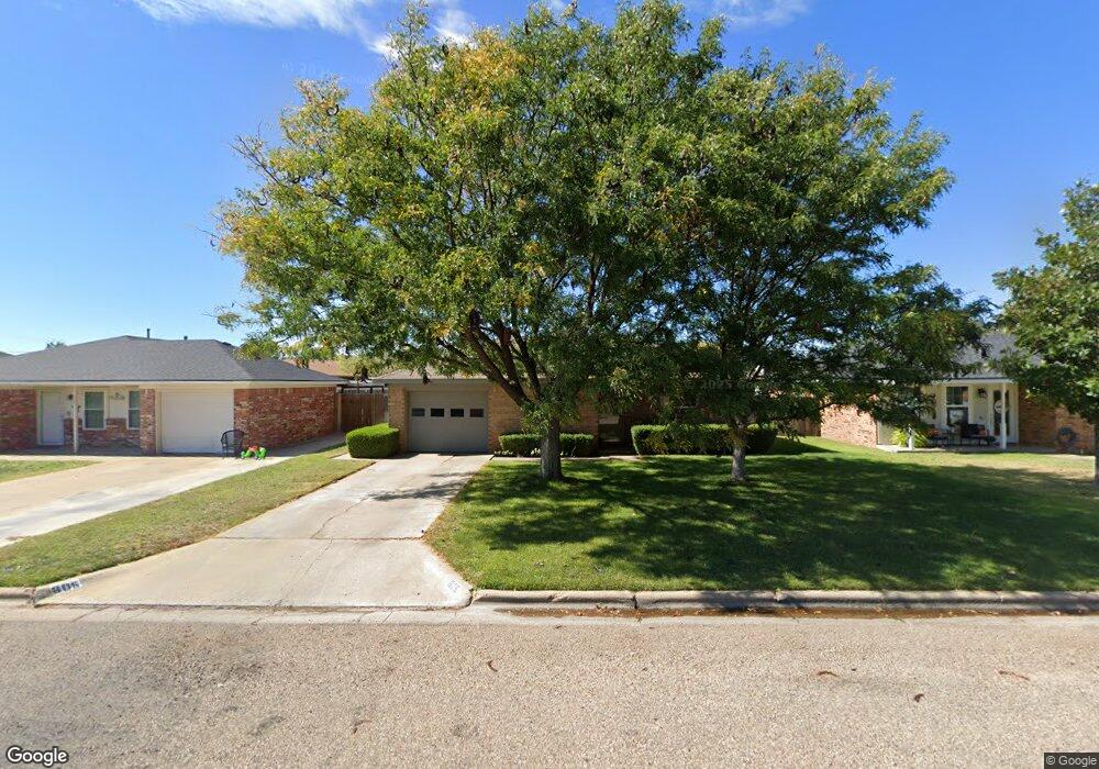 605 Oak Ave, Dumas, TX 79029 - photo 1