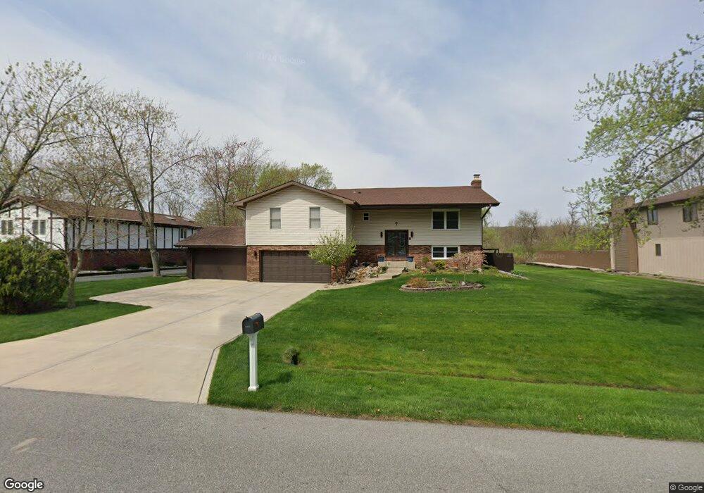 8450 Pine Island Dr, Crown Point, IN 46307 - photo 1