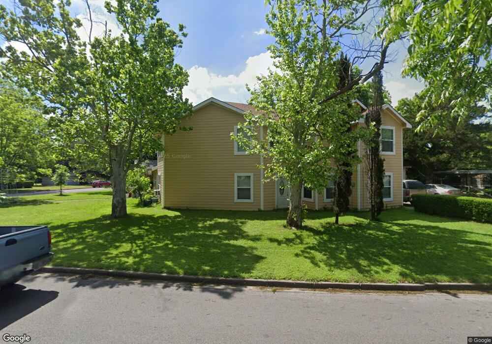 102 Circle Dr, Cleburne, TX 76033 - photo 1