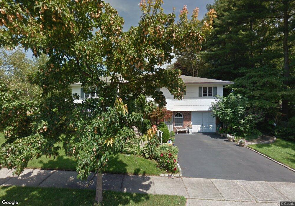 203 Nelson Ct, Syosset, NY 11791 - photo 1