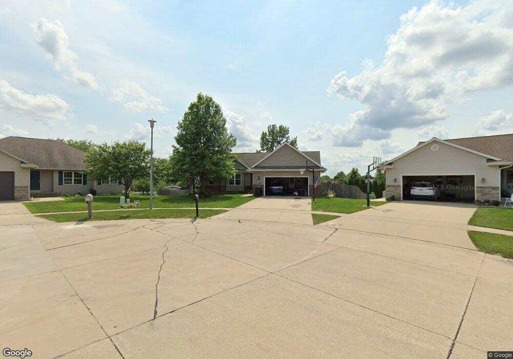 617 Crestview Ct, Center Point, IA 52213 - photo 1