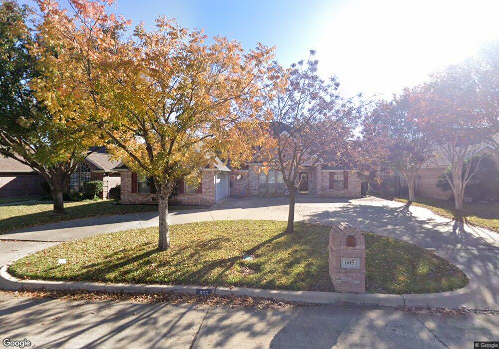 605 Natchez Ct, Hurst, TX 76054 - photo 1
