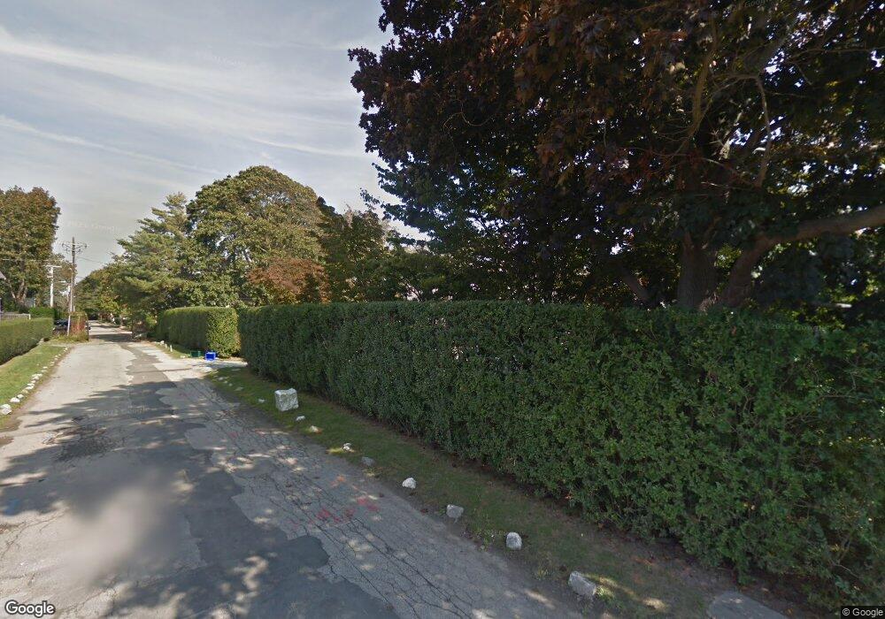 4 Barclay Square, Newport, RI 02840 - photo 1