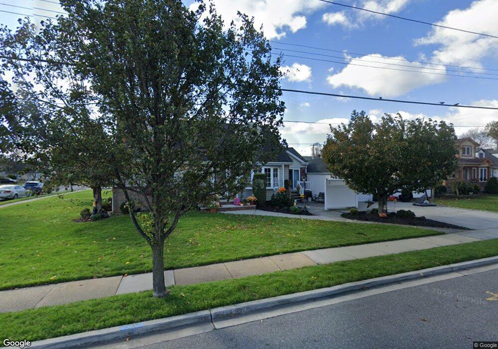 1069 Ferngate Dr, Franklin Square, NY 11010 - photo 1