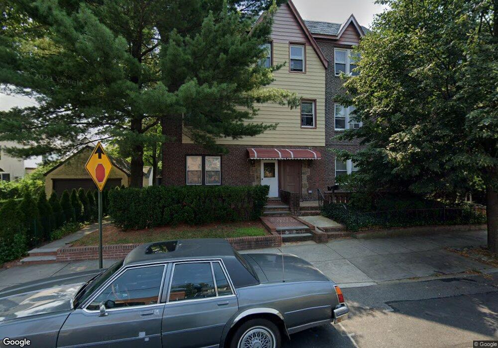 92-08 69th Ave unit 3rd Fl, Flushing, NY 11375 - photo 1