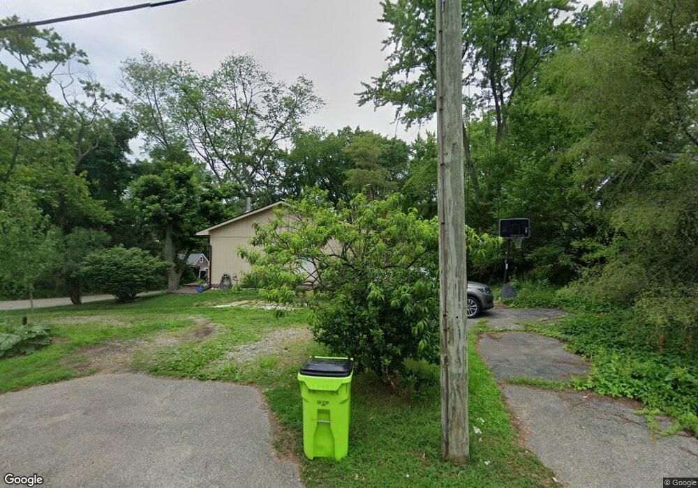 4266 Green Lake Rd, West Bloomfield, MI 48323 - photo 1