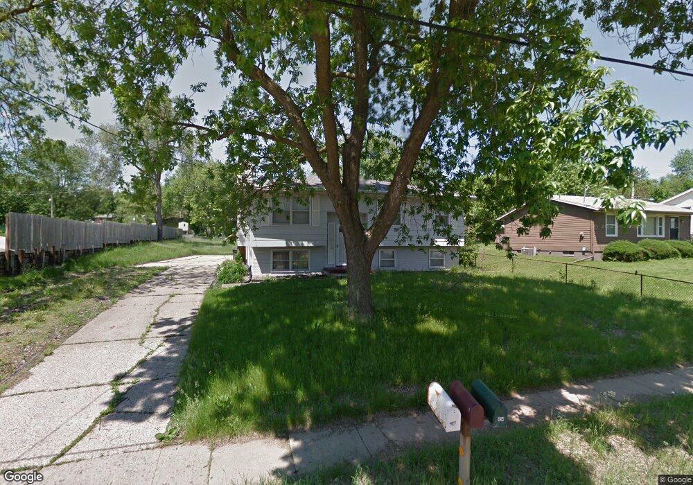 434 E Watrous Ave, Des Moines, IA 50315 - photo 1