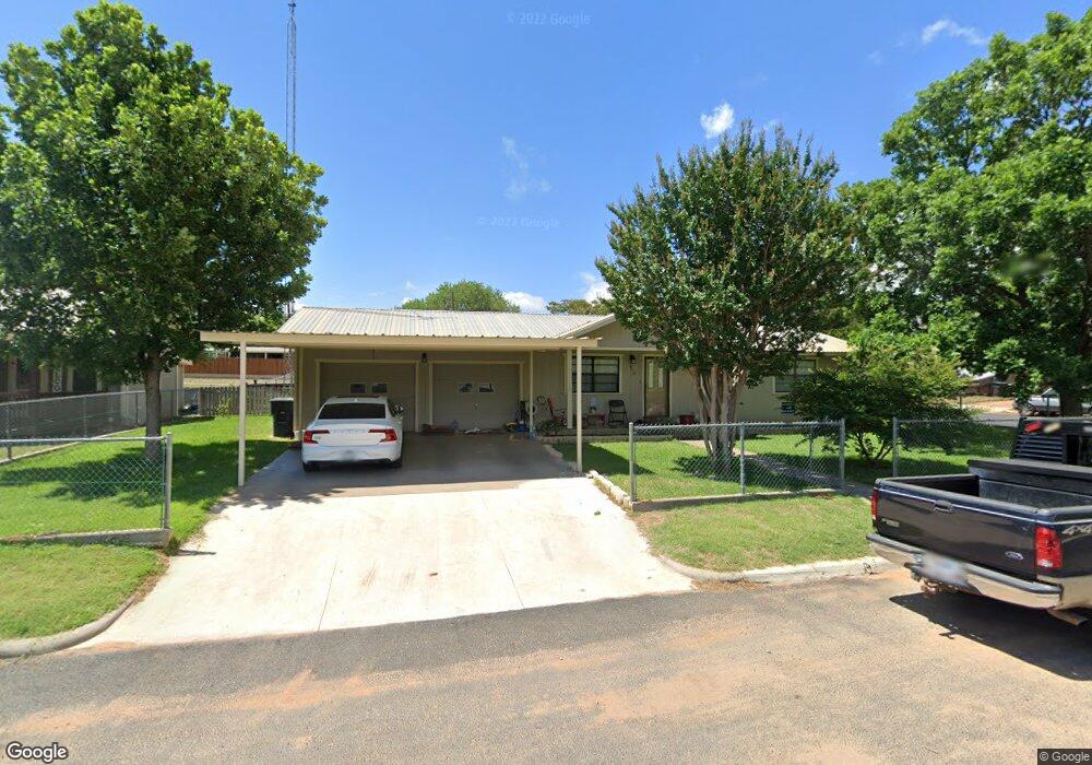 413 Shaw Ave, Fredericksburg, TX 78624 - photo 1