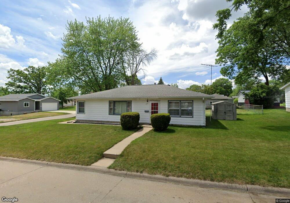 1935 Highview Ct, Cedar Falls, IA 50613 - photo 1