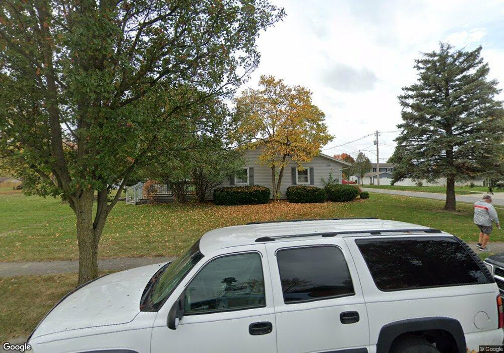 209 Stinebaugh Dr, Wapakoneta, OH 45895 - photo 1