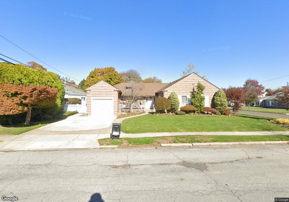 290 Willard Dr, Hewlett, NY 11557 - photo 1