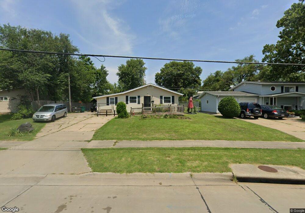 608 SE 37th St, Topeka, KS 66605 - photo 1