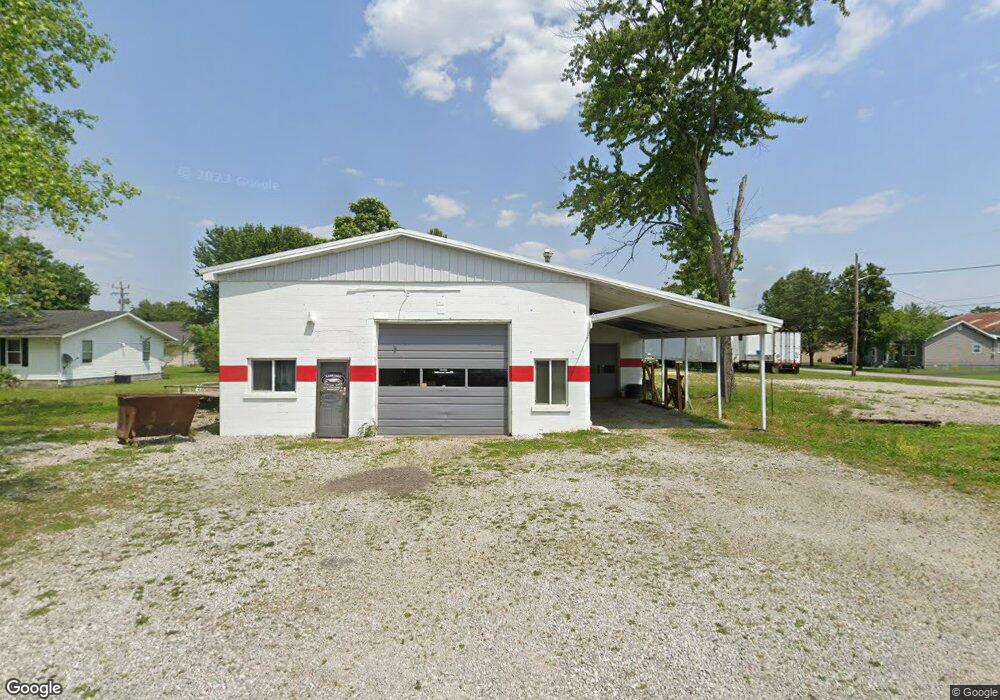 326 W Maple St, Austin, IN 47102 - photo 1