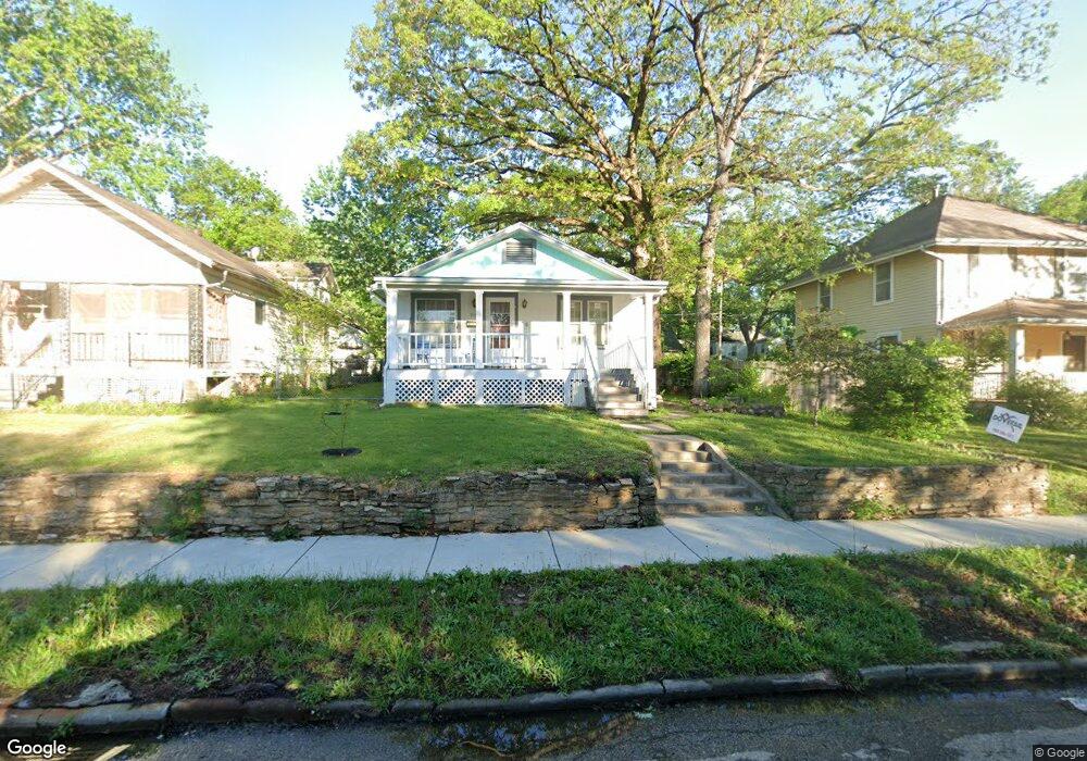 717 SW Jewell Ave, Topeka, KS 66606 - photo 1