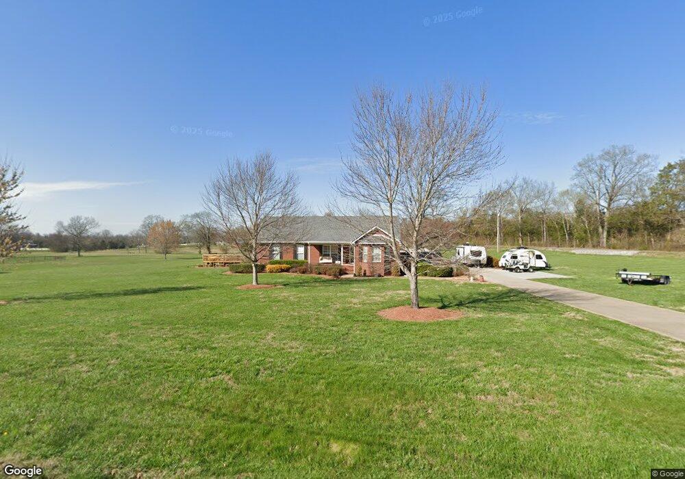 202 Gladys Dr, Shelbyville, TN 37160 - photo 1