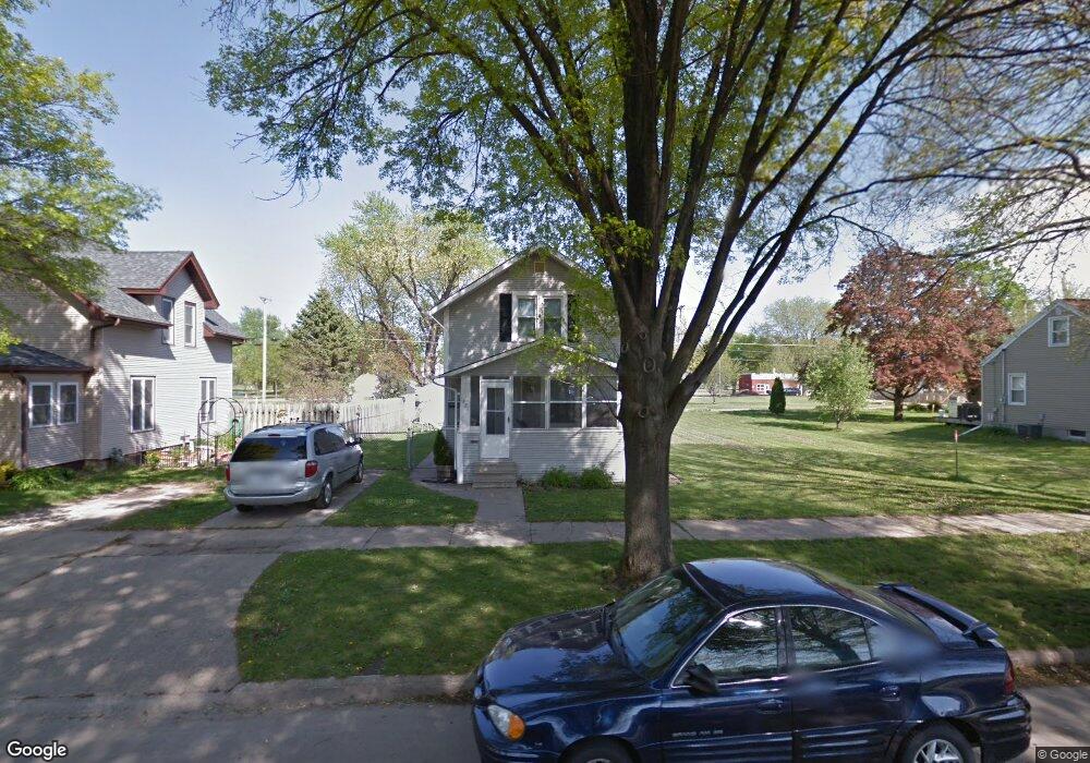 1621 8th St NW, Cedar Rapids, IA 52405 - photo 1