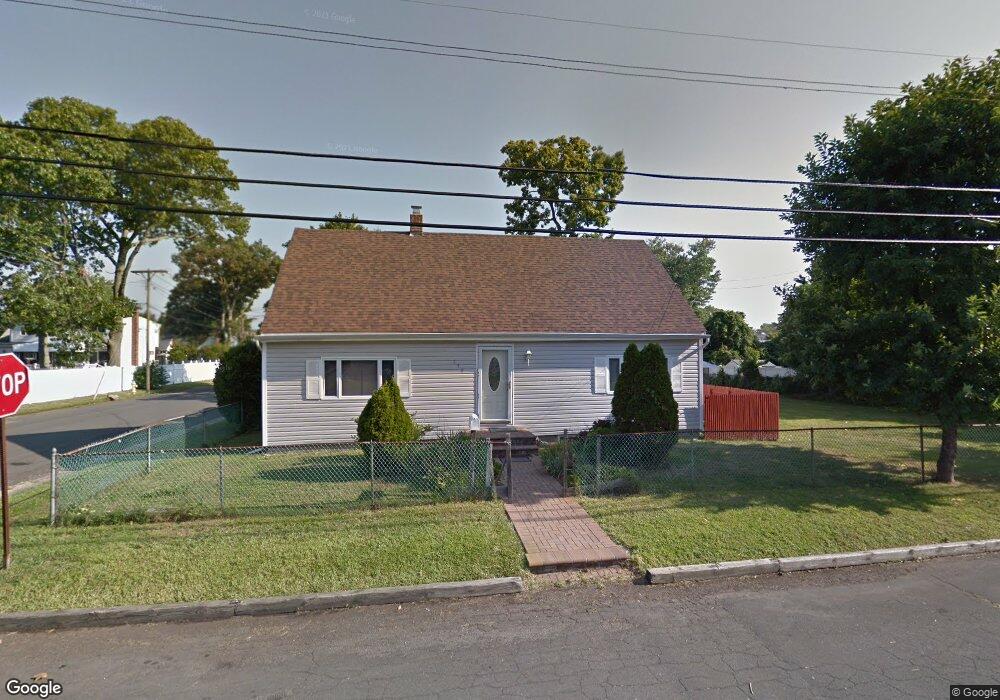 298 30th St, Lindenhurst, NY 11757 - photo 1