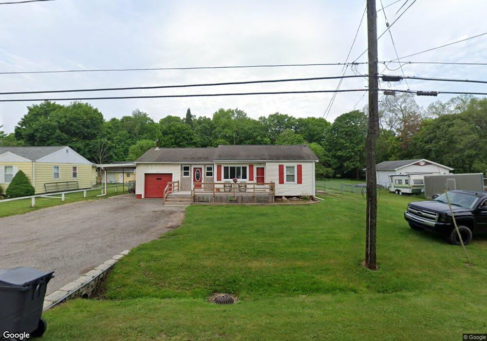 3319 Mills Acres St, Flint, MI 48506 - photo 1