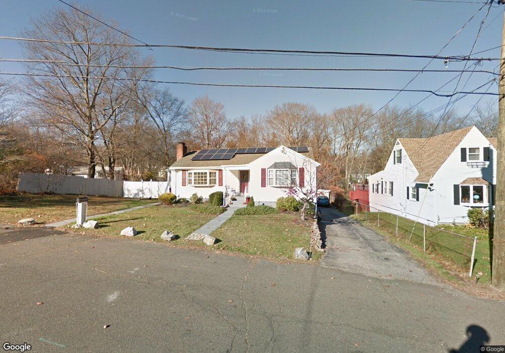 496 Dexter Dr, Bridgeport, CT 06606 - photo 1