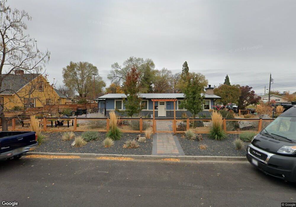 552 SW 14th St, Redmond, OR 97756 - photo 1