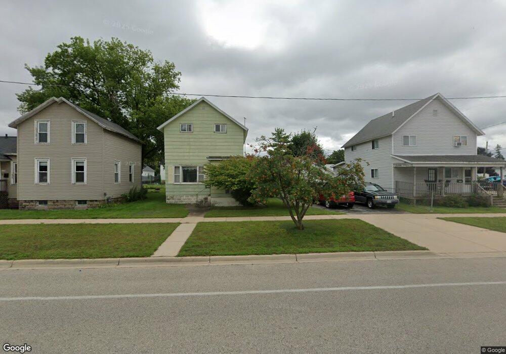 2113 14th Ave, Menominee, MI 49858 - photo 1